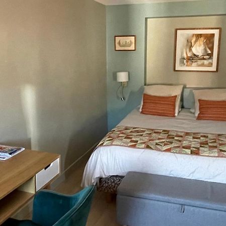 Au Coeur Du Vieux Toulon Au Calme Appartement Renove Climatise Confortable Etage Eleve Avec Ascenseur Proche Parking Et Toutes Commodites Exteriör bild