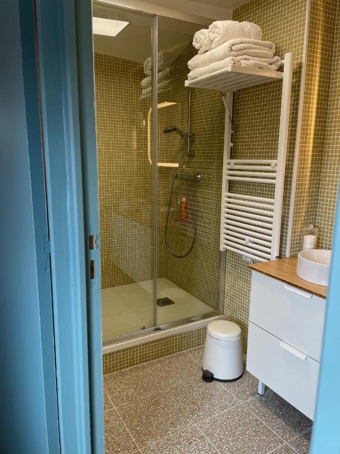 Au Coeur Du Vieux Toulon Au Calme Appartement Renove Climatise Confortable Etage Eleve Avec Ascenseur Proche Parking Et Toutes Commodites Exteriör bild