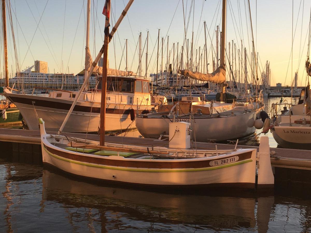 Au Coeur Du Vieux Toulon Au Calme Appartement Renove Climatise Confortable Etage Eleve Avec Ascenseur Proche Parking Et Toutes Commodites Exteriör bild