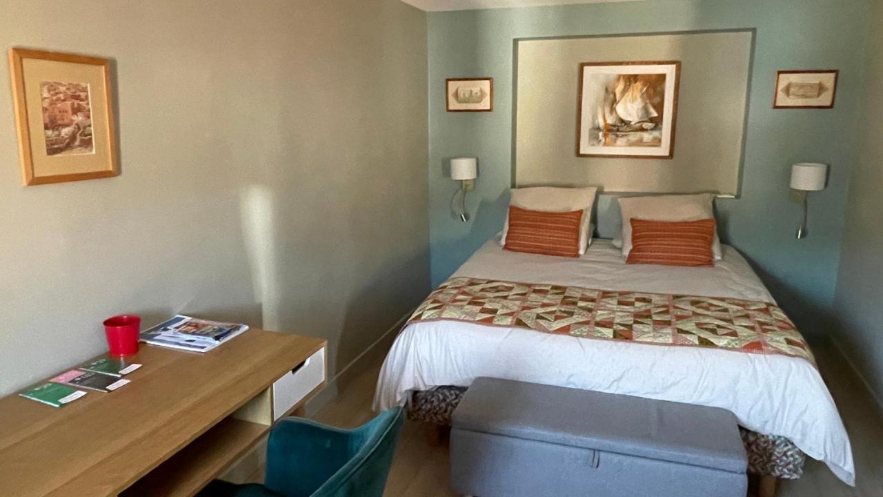 Au Coeur Du Vieux Toulon Au Calme Appartement Renove Climatise Confortable Etage Eleve Avec Ascenseur Proche Parking Et Toutes Commodites Exteriör bild