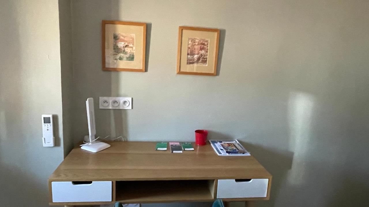 Au Coeur Du Vieux Toulon Au Calme Appartement Renove Climatise Confortable Etage Eleve Avec Ascenseur Proche Parking Et Toutes Commodites Exteriör bild