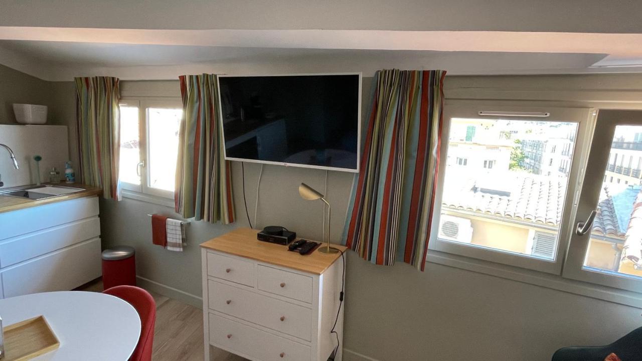 Au Coeur Du Vieux Toulon Au Calme Appartement Renove Climatise Confortable Etage Eleve Avec Ascenseur Proche Parking Et Toutes Commodites Exteriör bild