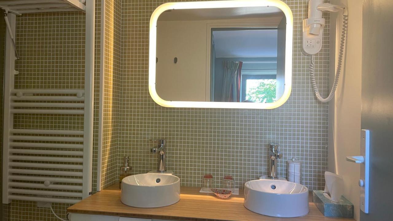 Au Coeur Du Vieux Toulon Au Calme Appartement Renove Climatise Confortable Etage Eleve Avec Ascenseur Proche Parking Et Toutes Commodites Exteriör bild