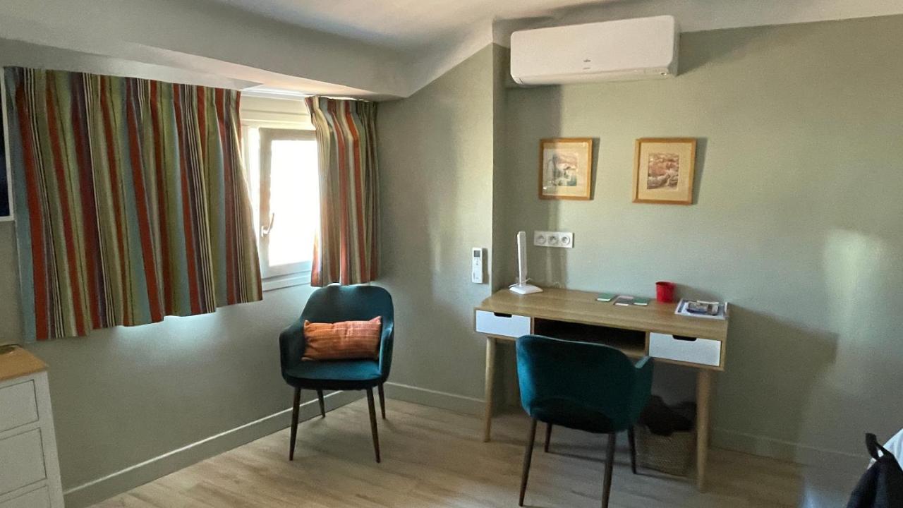 Au Coeur Du Vieux Toulon Au Calme Appartement Renove Climatise Confortable Etage Eleve Avec Ascenseur Proche Parking Et Toutes Commodites Exteriör bild
