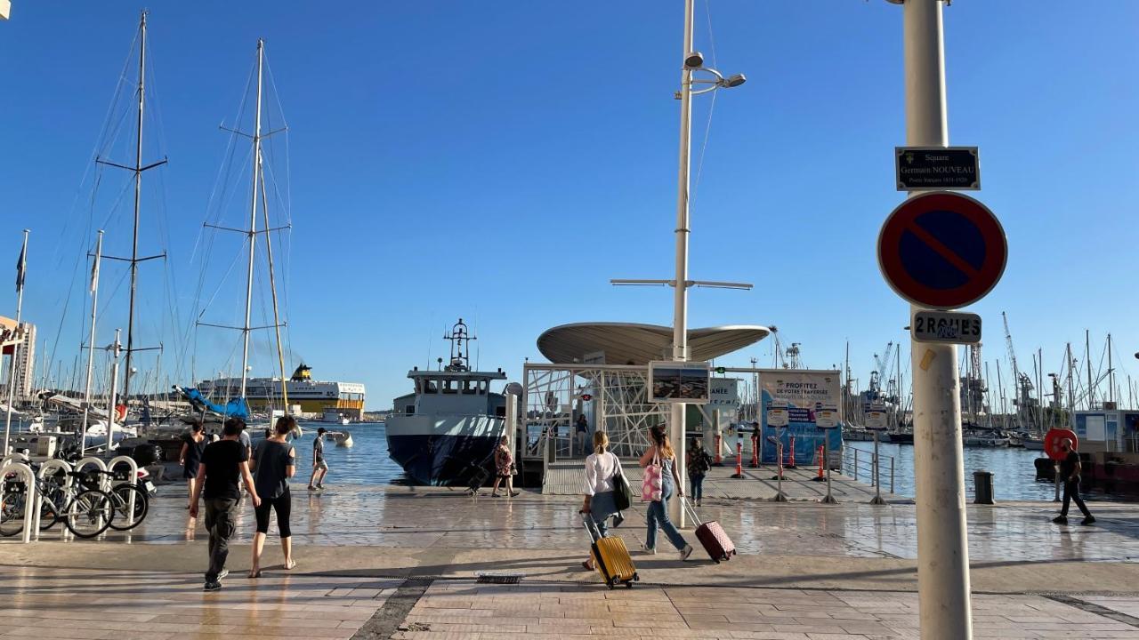 Au Coeur Du Vieux Toulon Au Calme Appartement Renove Climatise Confortable Etage Eleve Avec Ascenseur Proche Parking Et Toutes Commodites Exteriör bild